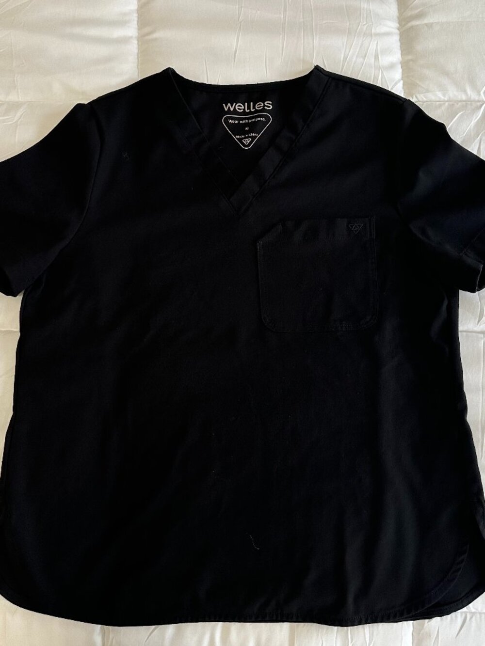 Welles Everybody Classic V-Neck Scrub Top